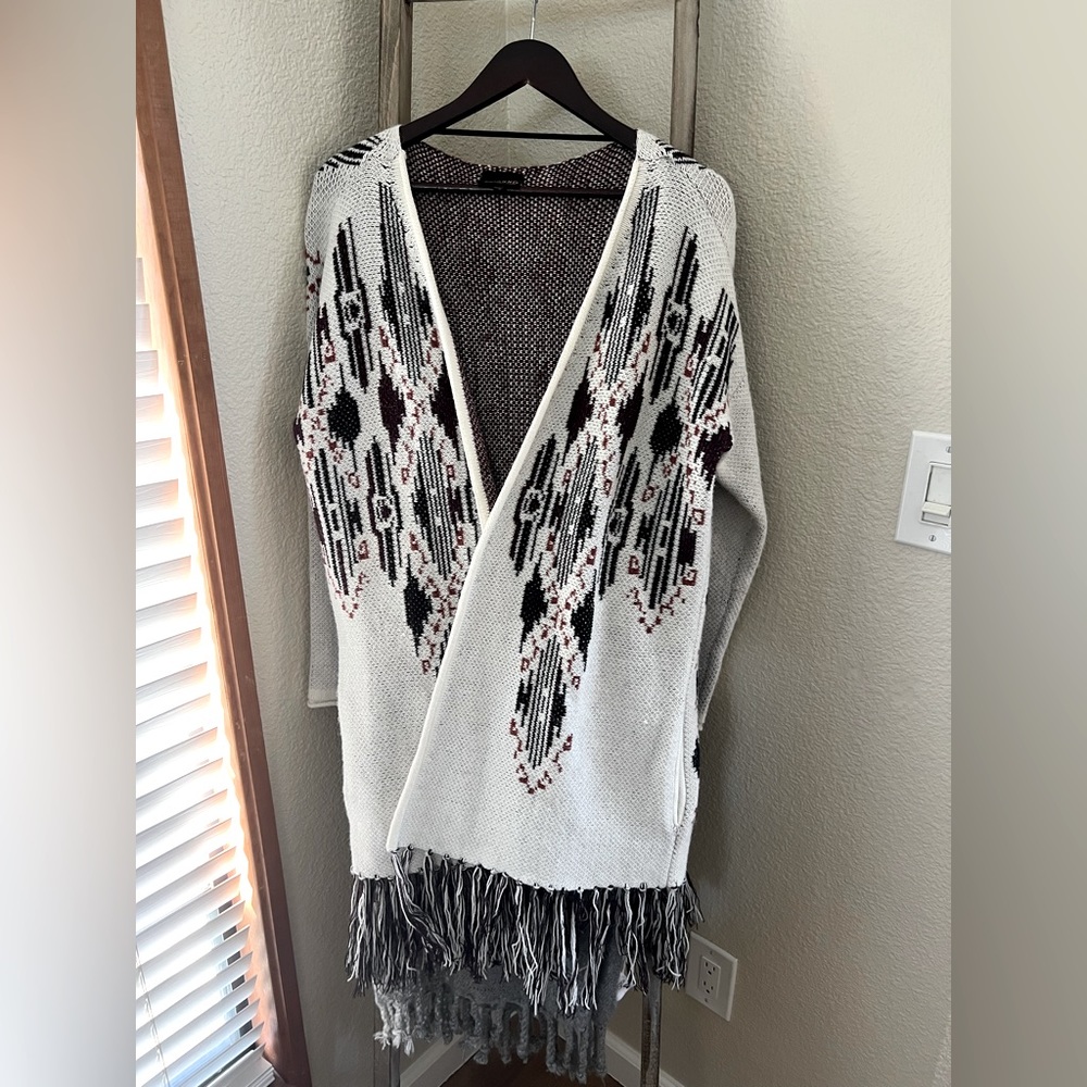 Shyanne western style sweater size XS